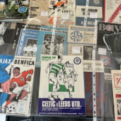European Competition Semi Final Football Programmes: Includes European Cup, ECWC, Fairs Cup, UEFA Cup. Some hard to obtain issues including 1972 Ajax v Benfica, 1975 Barcelona v Leeds, 1970 Ajax v Arsenal. (Est 200)