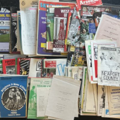 Welsh + Minor Cups Football Programmes: Welsh Cup makes up the majority of this lot though there are also Anglo/Italian from the early 1970s, Texaco Cup, County Cups plus cup replays on neutral grounds from the 1960s onwards. Interesting lot with instructions to sell. (170)