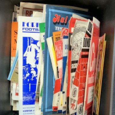 Scottish Football Programmes: Collection of approximately 250 from the 1960s and 1970s. Most clubs featured and includes some specials. Instructions to sell. (est 250).