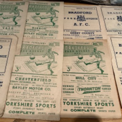 Bradford Park Avenue Home Football Programmes: Includes 8 from the 1950s and a further 70 plus from the 1960s. Includes the postponed fixture v Accrington Stanley on 27 December 1960. There are also seven programmes from the early 70s. C/W 1967 Supporters Club magazines volume 1 numbers 1,2 and 3. Instructions to sell. (Est 80)