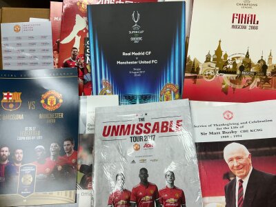 Manchester United Football Memorabilia Box: Includes team sheets, programmes including USA tours, menus, cards, magazines and a few modern tickets.