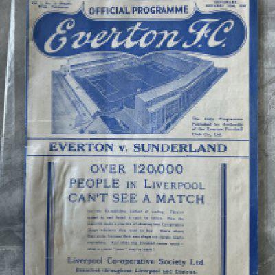 37/38 Everton v Sunderland FA Cup Football Programme: Very good condition with neat team changes. Sunderland were FA Cup holders. 