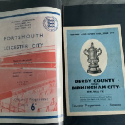 FA Cup Semi Final Football Programmes: From 1946 to 1961 in collectors folder to include 1949 Portsmouth v Leicester, 1949 Wolves v Manchester United + replay, 1950 Everton v Liverpool, 1951 Birmingham v Blackpool + replay, Newcastle v Wolves. Very good condition. (26)