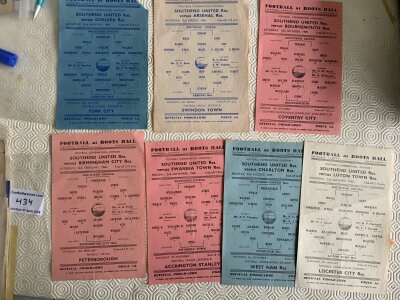 59/60 Southend United Home Reserve Football Programmes: All Combination matches v Birmingham Swansea Charlton Luton and Bournemouth all very good plus Chelsea and Arsenal with faults. No writing. (7)