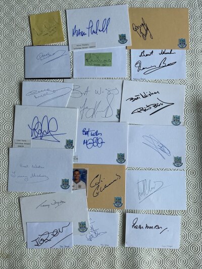 Tottenham Signed White Card Collection: Includes Mackay Medwin Dyson England and some more modern. Instructions to sell. (20)