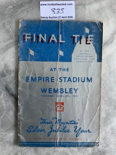 1935 FA Cup Final Football Programme: Sheffield Wednesday v West Brom in good condition with no team changes. Usual fold on this programme always looks bad due to special edition silver jubilee cover.