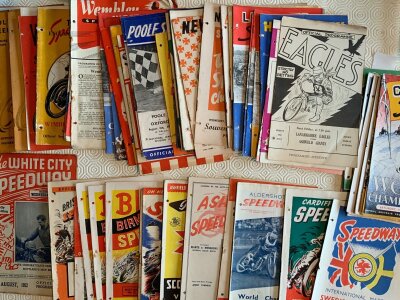 1952 Speedway Programmes: Vendor has tried to obtain a different track programme with some the same. Includes Cardiff Ashfield Birmingham Exeter Fleetwood Ipswich Lanarkshire and Odsal. All hole punched with instructions to sell. (est 60)