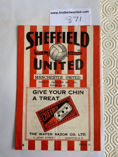 44/45 Sheffield United v Manchester United Football Programme: Excellent condition with no  team changes. 4 page league match dated 25 12 1944. Light fold.