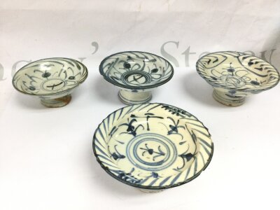 Four antique Chinese Ming period stem bowls, approx 5Cm x 50-11Cm