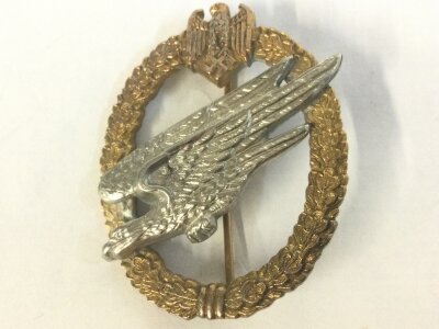 A German Army Paratroop badge