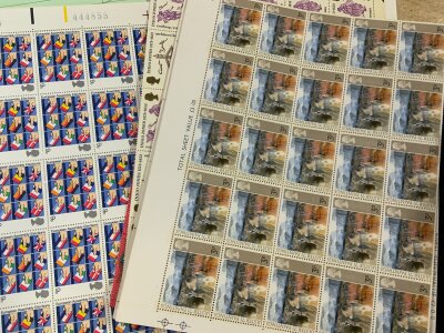 A collection of British World and Commonwealth stamps. NO RESERVE