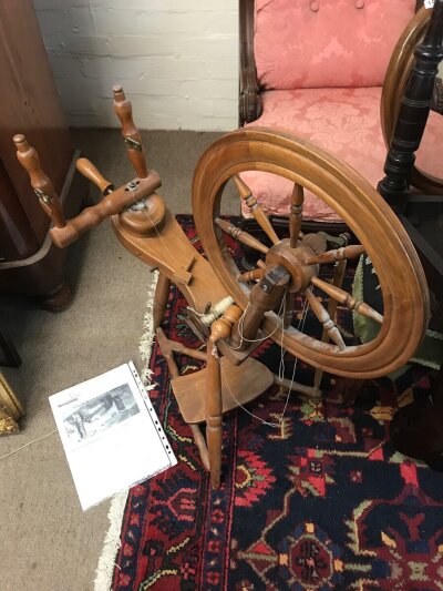 A beechwood spinning wheel, 81cm tall NO RESERVE
