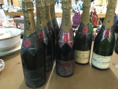 8 bottle of Moët and Chandon champagne including bottle from 1978 and 1980
