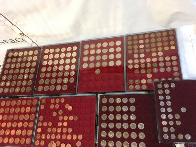 A large collection of modern coins including £2 commonwealth  etc.