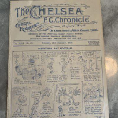 1926 - 1927 Chelsea v Hull City Football Programme: Division 2 programme in fair/good condition with no team changes. Covers intact.