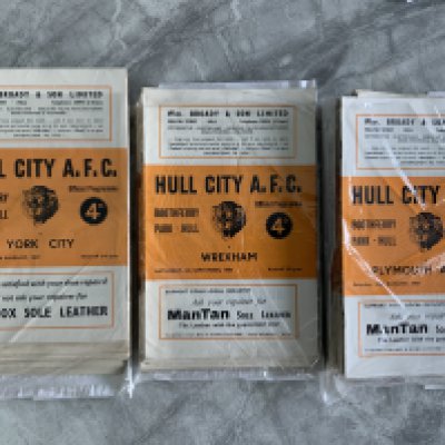 Late 1950s Complete Hull City Home Football Programmes: Both 57/58 and 59/60 are complete with spares. 58/59 has a few doubles also but there are only 18. Excellent. (est 65+)