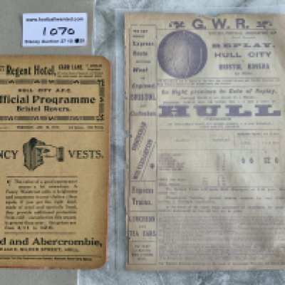 1910 - 1911 Hull City v Bristol Rovers Football Programme + Handbill: FA Cup replay programme dated Thursday 19th Jan 1911. Ex bound with covers in excellent condition with two rounded corners. C/W a Great Western Railway handbill advertising travel to the match. (2)