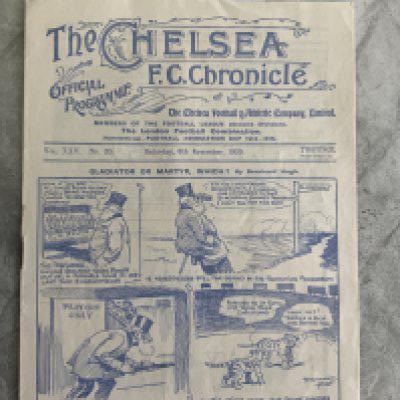 1929 - 1930 Chelsea v Hull City Football Programme: Very good condition league match with no team changes.