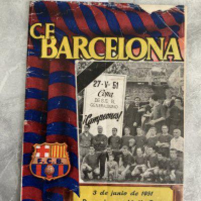 1951 Barcelona v Hull City Football Programme: Fair condition programme with no team changes. Piece missing from front cover border. Hull travelled to Spain straight after their Festival of Britain match.