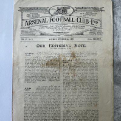 1922 - 1923 Arsenal v Liverpool Football Programme: Fair condition 4 page sheet with no team changes. Tiny tears to centre and small stain.