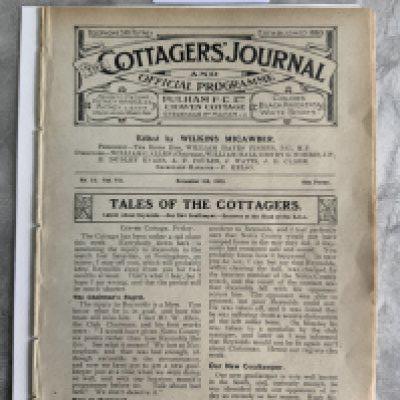 1913 - 1914 Fulham v Woolwich Arsenal Football Programme: First team 2nd Division League match with no team changes. Programme is ex bound lacking covers.