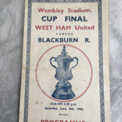 Foreign International Football Programmes: Wide range of nations not including the home nations in 3 boxes. Excellent condition from different eras with minor duplication. Instructions to sell. (est 200)