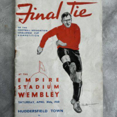 Scottish Football Programmes: From the 50s onwards to include good Hibernian and St Mirren plus some Internationals. Good. (200)