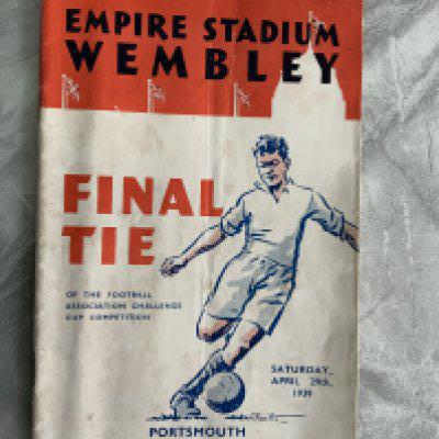 Manchester United 1960s Football Programmes + Memorabilia: 150 Home and away spanning the 60s era. C/W 1963 cup final replica shirt, 1970 Purcell pull out poster and a supporters newsletters.