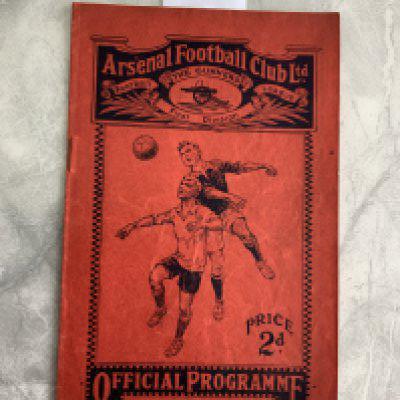1929 - 1930 Arsenal v Birmingham City Football Programme: Excellent condition league match dated 15 3 1930. No team changes but half times filled in.