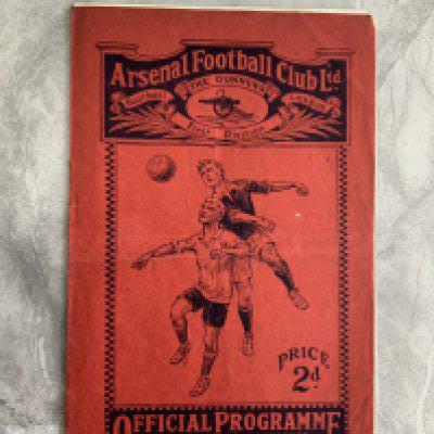 1929 - 1930 Arsenal v Clapton Orient Reserves Football Programme: Excellent condition London Combination match dated 22 3 1930. No team changes. Staples removed not rotted away .
