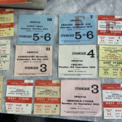 53/54 Arsenal Home Football Tickets: Friendlies v Racing Club, Sao Paulo, Anderlecht, South African Touring X1, Preston, FA Cup v Aston Villa + Norwich, Aston Villa postponed 2/1/54 and the rest league matches. Very good. Rare chance. (26)