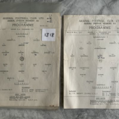 57/58 Arsenal London FA Cup Football Programmes: Single sheets mainly with writing v Millwall Brentford 4/11 + 23/11 Leyton Orient 2/12 + 9/12. Fair/good with folding. (5)