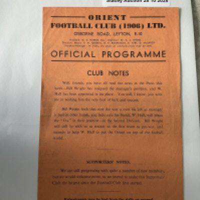 45/46 Orient v Walsall Football Programme: Very good condition League South programme with no team changes. 4 pager has score and scorers noted inside.