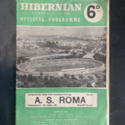 60/61 Hibernian v Roma Fairs Cup Football Programme: Very good condition with no team changes.