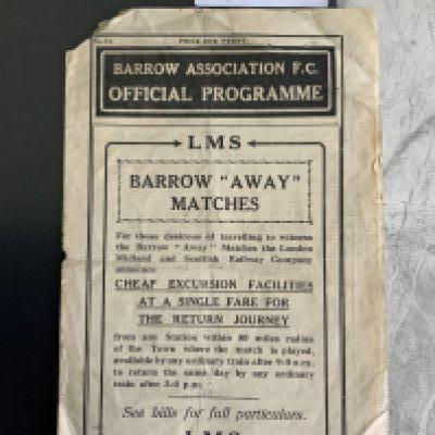 30/31 Barrow v Darlington Football Programme: 3rd Division North match in poor/fair condition with no team changes. Piece missing. See online photos.