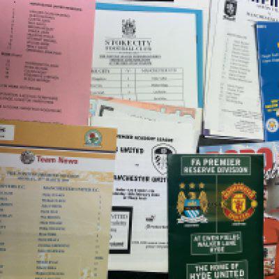 Manchester United Away Reserve Football Programmes: Majority sheets from 98/99 to 2004/2005 with some being team sheets including Far East tour. Slight duplication. (100+)