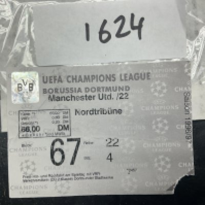 96/97 Borussia Dortmund v Manchester United Semi Final Football Ticket: Champions League ticket dated 9 4 1997. Fold and small piece out of corner for entry.