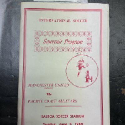 1960 Pacific All Stars v Manchester United Football Programme: Rate item indeed given to us by vendor who attended the match. 36 page programme is excellent with no writing played in San Francisco.