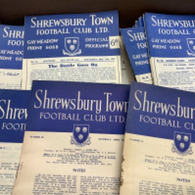 Shrewsbury Town Home Football Programmes: 16 from the 50s including 51/52 Southend Port Vale Bristol City, 52/53 Watford, We estimate there are a further 90 spanning the 60s decade plus additionally some 70s. Mainly very good with duplication. (est 150+)