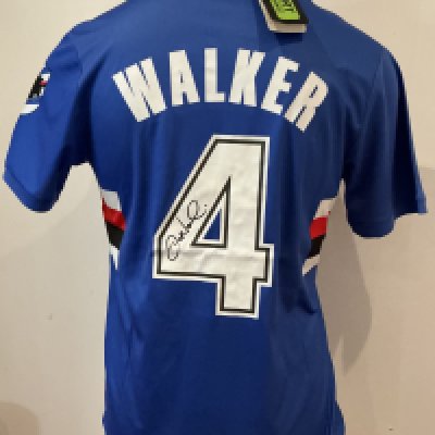 Sampdoria Des Walker Signed Football Shirt: Des Walker signed Sampdoria retro replica home shirt. Signature on number on the back. Size medium. Good Condition.