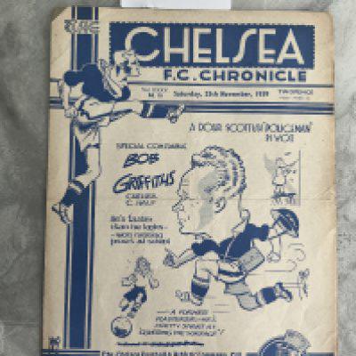 39/40 Chelsea v Portsmouth Football Programme: Very good condition with no team changes dated 25 11 1939.