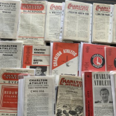 Charlton Football Programme Collection: Large collection to include 4 x 1940s, 96 x 1950s 47 x 1950-1955 plus 49 x 1955-1960, 77 x 1960s. Includes 46/47 Liverpool + Middlesbrough. Mainly good with no major faults or duplication. (184)