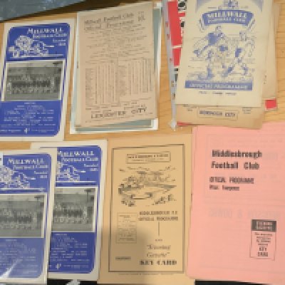 Middlesbrough + Millwall Football Programmes: Middlesbrough has 59/60 Scunthorpe, 31 x 1960s and includes 1961/2 Bonn Friendly and 9 x pink issues from 1962/3 season with four v Manchester Utd. Millwall has 45/46 Charlton, 49/50 Port Vale, 23 x 1950s, 29 x 1960s and includes friendlies v 66/67 Dundee, 55/56 QPR London Challenge Cup. Good with no duplication. (102)