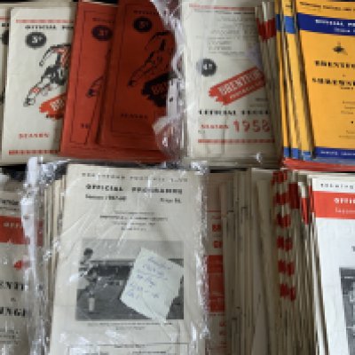 Brentford Home Football Programmes: 55 from the 50s to include a set of 26 from 58/59. 200+ from the 60s to include 3 complete or near complete sets. Instructions to sell. Very good. (est 260)