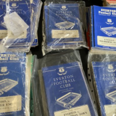 1960s Everton Home Football Programmes: Around 150 from the 60s to include some complete or near complete sets. Few 70s additionally. Instructions to sell. Very good. (est 170+)