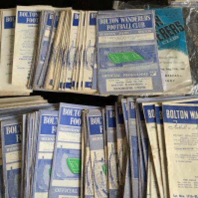 Bolton Wanderers Home Football Programmes: 35 from the 50s and around 150 from the 60s. Few 70s additionally. Instructions to sell. Very good. (est 200)