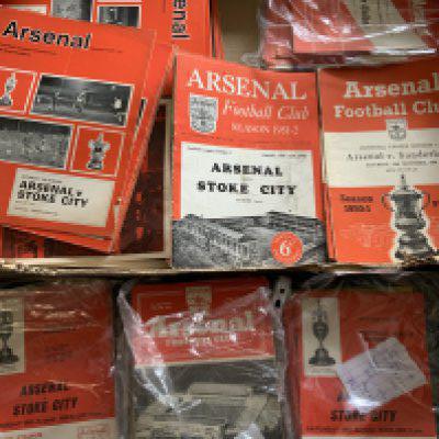 Arsenal Home Football Programmes: Approximately 80 from the 50s to include complete or near complete sets for 58/59 and 59/60. In total around 100 from the 60s plus some early 70s. Instructions to sell. Very good. (est 200+)
