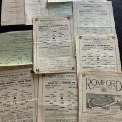 Essex Football Club Programmes: Mainly involving Romford from the 50s. A few earlier and later. Good. (30+)
