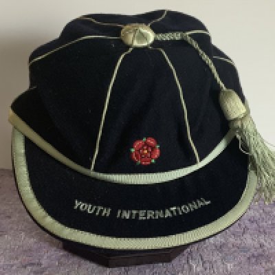 Ron Boyce West Ham Football Caps: A selection of caps from Ron Boyce early career. Features 3 England caps and 2 schools caps. Generally good but the embroidery on one England cap has worn and faded. Please note England caps are not full International. (5)