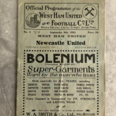1924 - 1925 West Ham v Newcastle Football Programme: Excellent condition division one programme with no team changes. Only the third game back after winning the FA Cup for Newcastle.